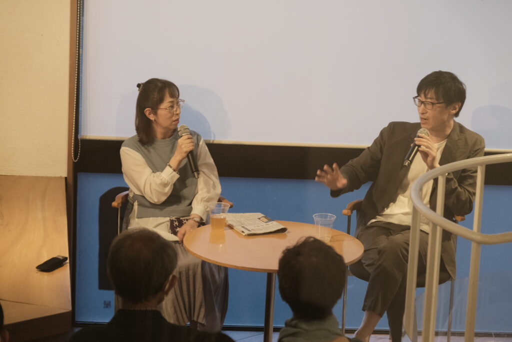 桜木紫乃さんと東山彰良さんのコラムでブックスキューブリックのトークのことを取り上げていただきました。
